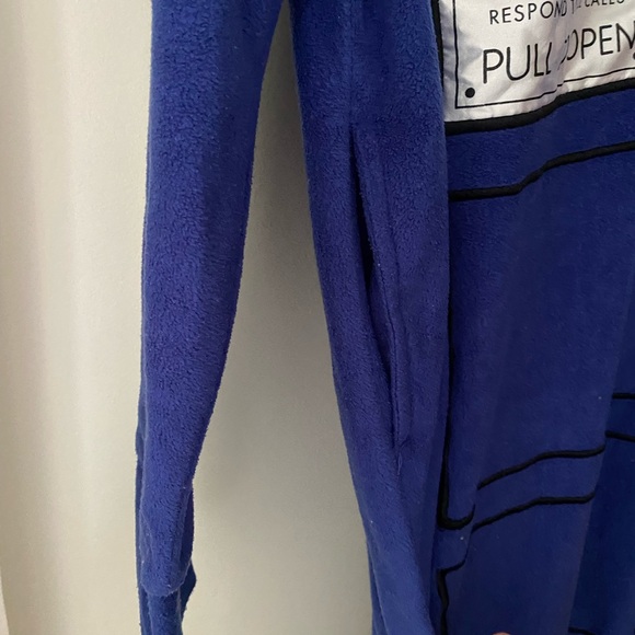 Doctor Who Tardis Onesie - Picture 6 of 9